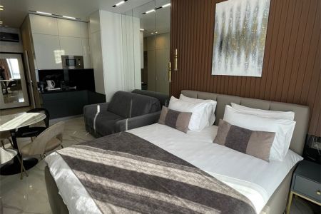 Апартаменты Стандартный 4-местный (без балкона, вид на море)